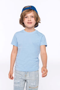 חולצה קצרה לילד עם צווארון עגול
